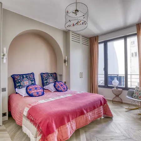 Apartment Amazing Place 4 In The Old Paris